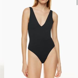 Babaton Contour V-Neck Bodysuit